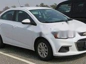 Cần bán xe Chevrolet Aveo đời 2017, màu trắng