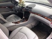 Gia đình cần bán xe Mercedes E200k cuối 2004, máy chạy êm, mới thay vỏ mới, bao chạy tốt