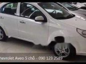 Cần bán xe Chevrolet Aveo đời 2017, màu trắng