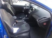 Cần bán xe Ford Focus Sport 1.5L đời 2017, màu xanh lam chính chủ, giá tốt
