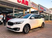 Cần bán lại xe Kia Sedona 2.2AT 2017, màu trắng