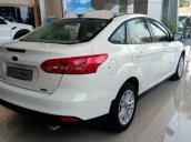 Bán Ford Focus 2018, màu trắng, 565tr