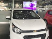 Bán Chevrolet Spark năm sản xuất 2018, màu trắng, giá tốt
