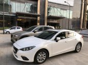 Xe gia đình cần bán Mazda 3 1.5 AT năm sản xuất 2015, màu trắng