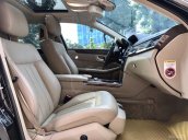 Bán Mercedes E300 đời 2011, màu đen, nhập khẩu