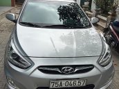 Cần bán Hyundai Accent đời 2014, màu bạc, xe gia đình sử dụng