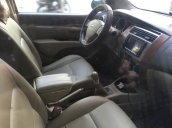 Cần bán xe Nissan Grand livina sản xuất năm 2010, màu bạc chính chủ