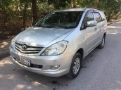 Gia đình bán Toyota Innova 2007, màu bạc