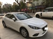 Xe gia đình cần bán Mazda 3 1.5 AT năm sản xuất 2015, màu trắng