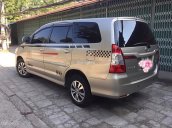 Bán Toyota Innova 2.0E màu nâu vàng, số sàn, đời sx cuối 2015