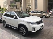 Cần bán Kia Sorento GATH bản xăng full, xe màu trắng, nội thất kem, xe gia đình