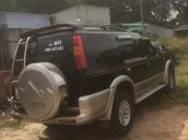 Cần bán gấp Ford Everest 2005, số sàn, máy xăng, xe đẹp