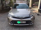 Bán Toyota Camry 2.0 E màu nâu vàng, Sx 2016, chạy lướt 8 ngàn km