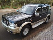 Cần bán gấp Ford Everest đời 2005, màu đen số sàn, giá chỉ 267 triệu