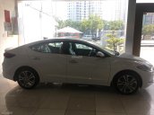 Bán Hyundai Elantra 2018, đủ màu, giao ngay, giá 555 triệu, cho vay 85% với nhiều quà tặng khác