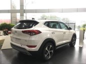 Bán xe Hyundai Tucson năm 2018, màu trắng, giá chỉ 915 triệu