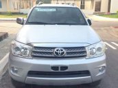 Bán Toyota Fortuner đời 2009, màu bạc, máy dầu, một chủ ngay từ đầu