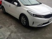 Bán Kia Cerato MT năm 2017, màu trắng, xe đẹp, máy nguyên, không lỗi, không ngập nước