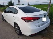 Cần bán Kia Cerato 1.6MT năm 2017, màu trắng, giá tốt