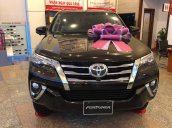 Bán Toyota Fortuner năm 2018, màu đen, xe nhập