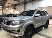 Bán xe Toyota Fortuner 2.5G năm 2015, màu bạc, xe số sàn, chất xe đã được kiểm định giá thương lượng khi xem mua xe