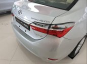 Cần bán Toyota Corolla Altis đời 2018, màu bạc, giá 672tr