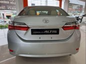 Cần bán Toyota Corolla Altis đời 2018, màu bạc, giá 672tr