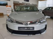 Cần bán Toyota Corolla Altis đời 2018, màu bạc, giá 672tr