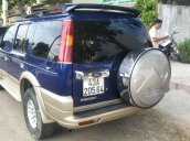 Gia đình bán Ford Everest đời 2005, màu xanh lam