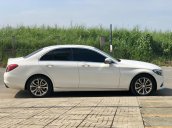 Bán Mercedes C200 sản xuất 2016, ĐK 2017 màu trắng /kem