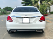 Bán Mercedes C200 sản xuất 2016, ĐK 2017 màu trắng /kem