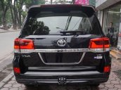 Cần bán gấp Toyota Land Cruiser VX.R 4.6 AT đời 2017, màu đen, nhập khẩu nguyên chiếc