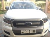 Cần bán xe Ford Ranger XLS 2.2 AT đời 2016, màu trắng, đăng ký 10/2017