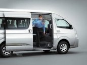 Cần bán Toyota Hiace sản xuất năm 2018, màu trắng, xe nhập