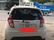 Cần bán Chevrolet Spark LT đời 2016, màu trắng xe gia đình