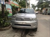 Cần bán lại xe Toyota Fortuner V 2009, màu bạc, nhập khẩu nguyên chiếc, giá chỉ 525 triệu