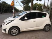 Cần bán Chevrolet Spark LT đời 2016, màu trắng xe gia đình