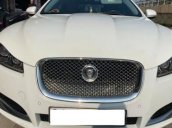 Xe Jaguar XF 2.0 AT sản xuất năm 2014, màu trắng, nhập khẩu như mới