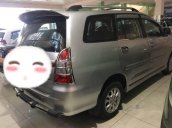 Cần bán xe Toyota Innova sản xuất 2015, màu bạc