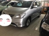 Cần bán xe Toyota Innova sản xuất 2015, màu bạc