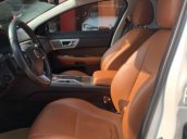 Xe Jaguar XF 2.0 AT sản xuất năm 2014, màu trắng, nhập khẩu như mới