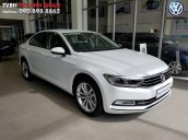 Bán VW Passat Bluemotion màu trắng 2018 - Nhập khẩu nguyên chiếc từ Đức, Ưu đãi cực lớn 1/2019 - hotline: 090.898.8862