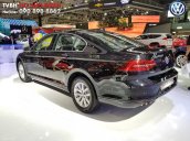 Volkswagen Sài Gòn cần bán chiếc xe Volkswagen Passat Comfort năm 2018, màu xanh lam - Giá tốt nhất thị trường 