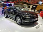 Volkswagen Sài Gòn cần bán chiếc xe Volkswagen Passat Comfort năm 2018, màu xanh lam - Giá tốt nhất thị trường 