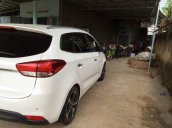 Cần bán lại xe Kia Rondo năm sản xuất 2015, màu trắng số tự động