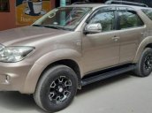 Cần bán Toyota Fortuner đời 2007, màu vàng, nhập khẩu nguyên chiếc, xe gia đình