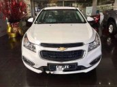 Bán Chevrolet Cruze năm sản xuất 2018, màu trắng, giá tốt