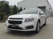 Cần bán xe Chevrolet Cruze LT đời 2018, màu trắng, 525tr