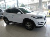 Hyundai Kinh Dương Vương bán Hyundai Tucson 2018 màu trắng + đen bản 2.0 máy xăng đặc biệt