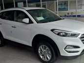 Hyundai Kinh Dương Vương bán Hyundai Tucson 2018 màu trắng + đen bản 2.0 máy xăng đặc biệt